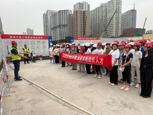 樱花动漫
组织“实战锻造，精益求精，培养卓越造价人才” 小学期系列活动